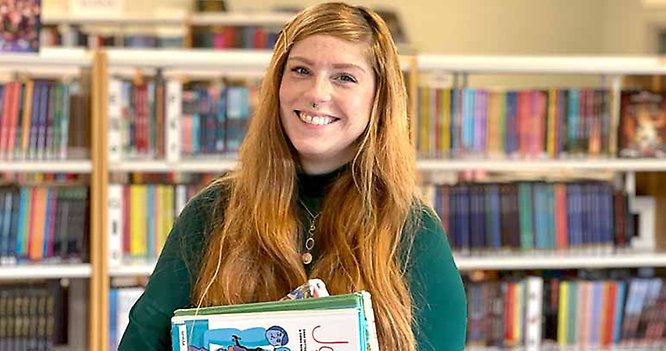 Foto: Mikaela Särndahl, biblioteksassistent.
